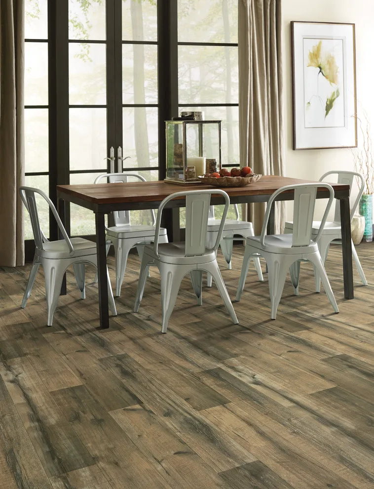 Colonial Interiors Paint & Floor Covering - Photo 10