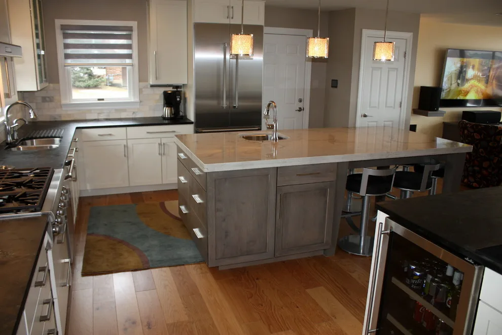 Contemporary and Stylish Kitchen in Kentucky by The Stone Studio - Photo 4