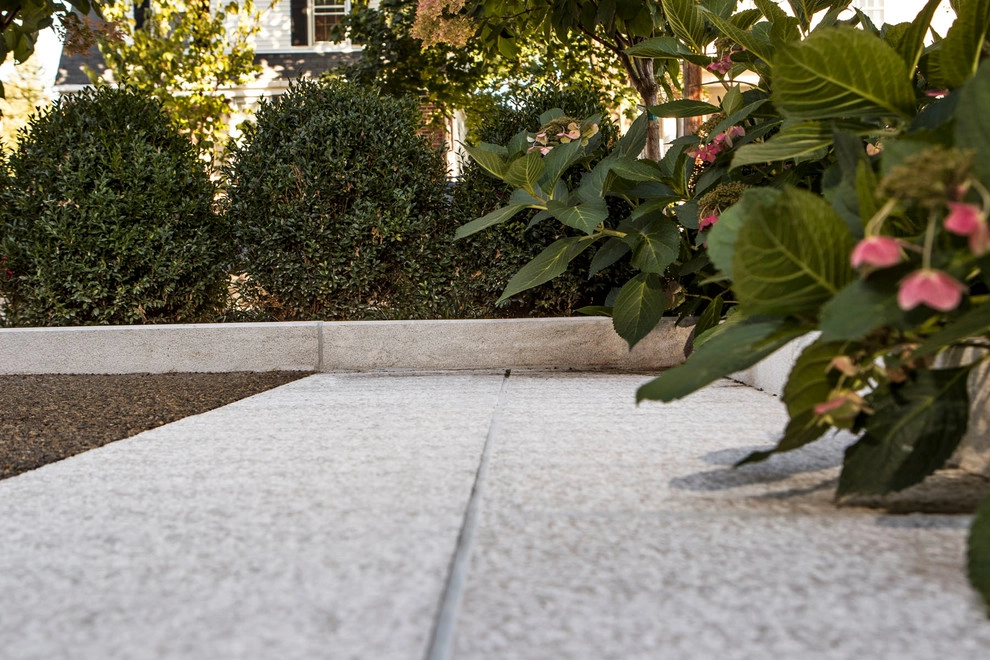 Gracious in Town Living by Louis Fusco Landscape Architects - Photo 2