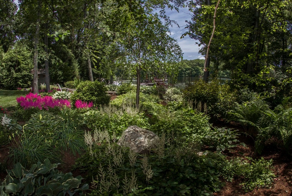 Lakeside Haven by Louis Fusco Landscape Architects - Photo 8