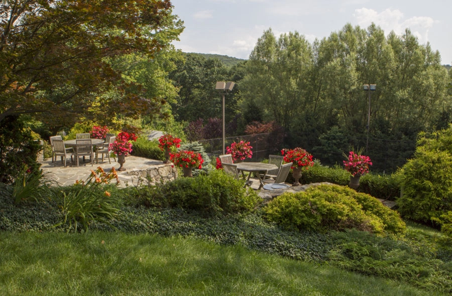 Hillside Retreat by Louis Fusco Landscape Architects - Photo 6