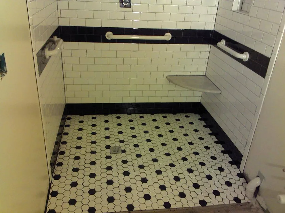 Karn's subway bathing facility by Wells Tile Company - Photo 2