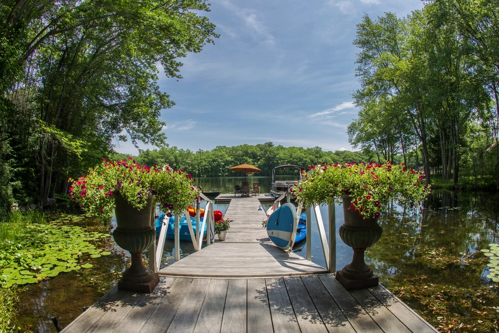 Lakeside Haven by Louis Fusco Landscape Architects - Photo 4