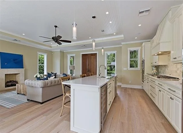 Ninth Avenue Home by Royal Constructors Of Naples - Photo 4