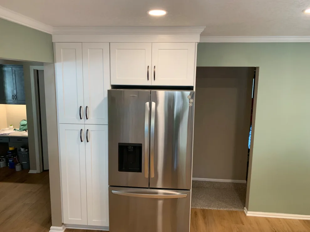 A Contemporary Kitchen Makeover by Kitchen Solvers Of Fort Wayne & Toledo - Photo 9
