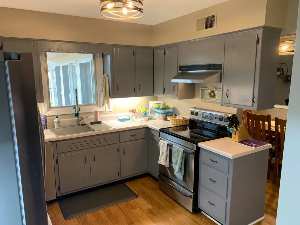 A Contemporary Kitchen Makeover by Kitchen Solvers Of Fort Wayne & Toledo - Photo 8