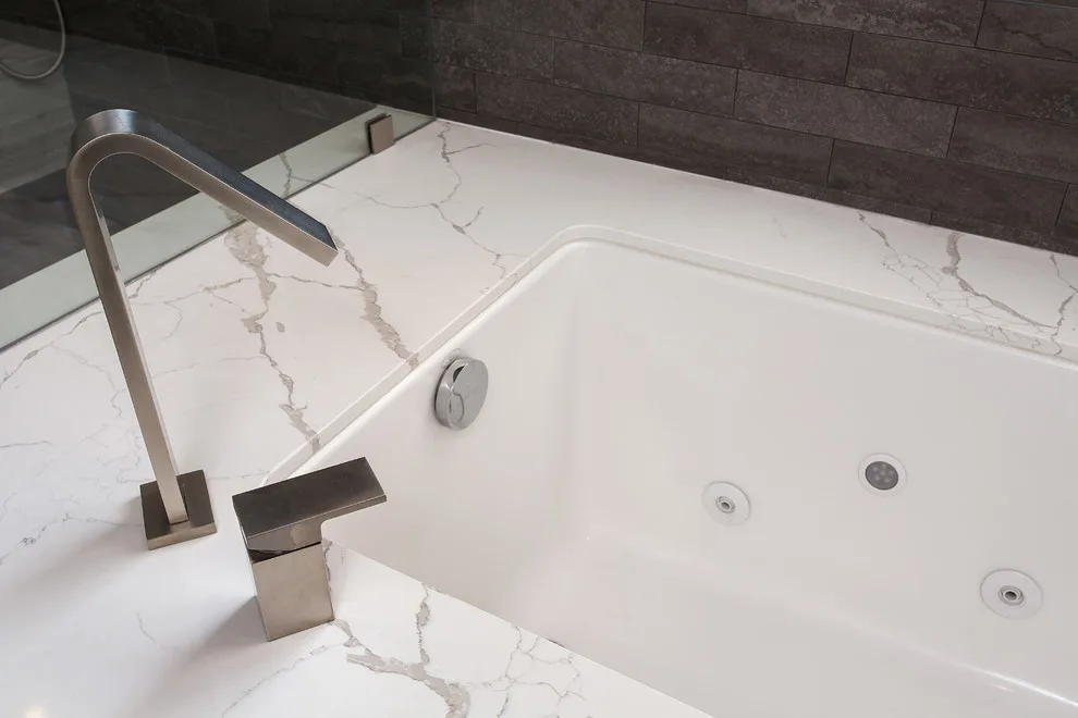 Contemporary Rustic Full Bathroom Renovation in Thousand Oaks, CA 2018 by Flat Rate Remodeling, Inc. - Photo 4