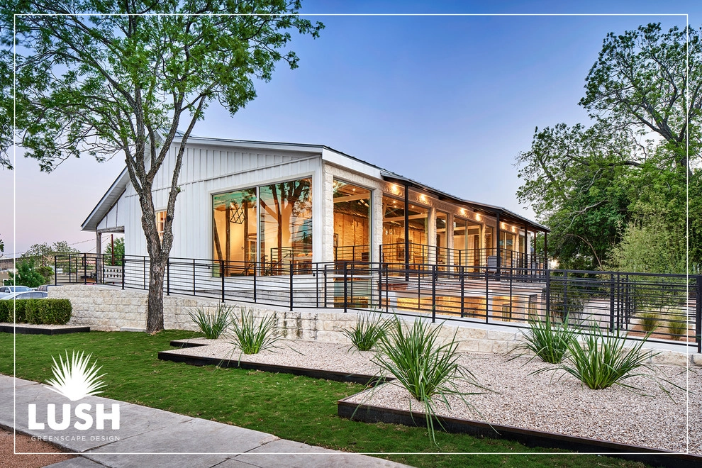 iGavel Auctions by LUSH GreenScape Design - Photo 17