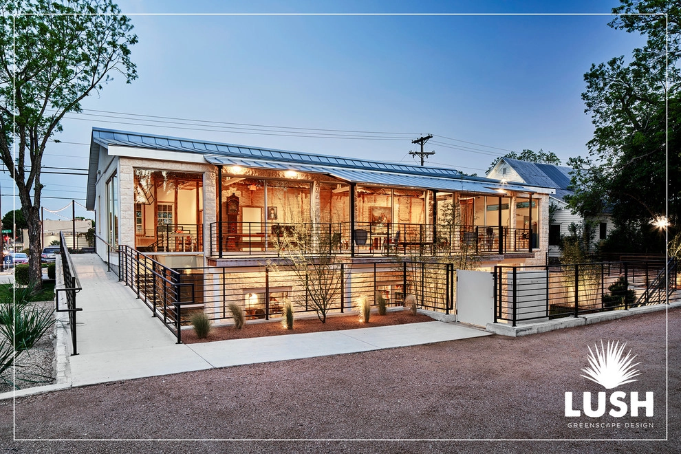 iGavel Auctions by LUSH GreenScape Design - Photo 3