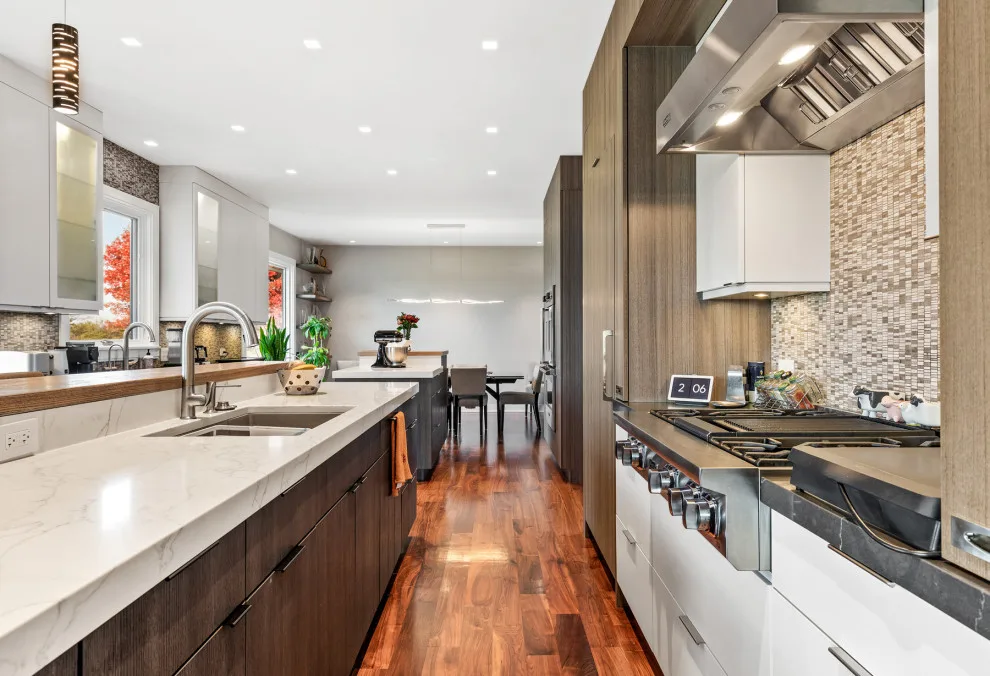 A Shift in the Western Suburbs by Airoom Architects-Builders-Remodelers - Photo 7