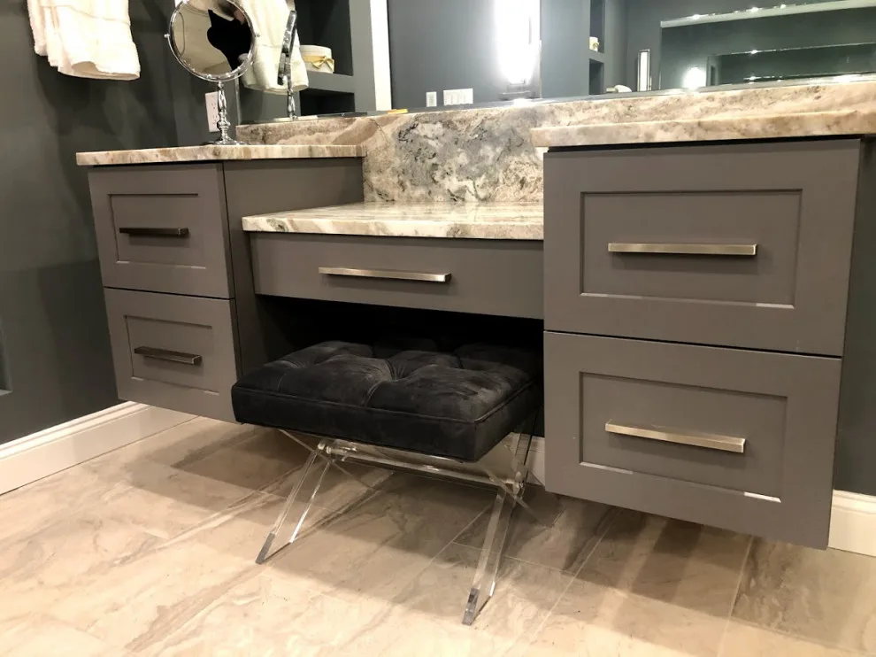 Aberdeen Primary Bathroom by Whitney Garrett / Kenwood Kitchens - Photo 11
