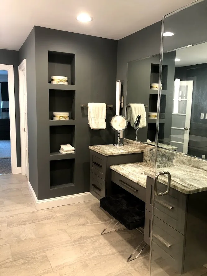 Aberdeen Primary Bathroom by Whitney Garrett / Kenwood Kitchens - Photo 16