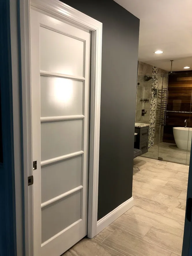 Aberdeen Primary Bathroom by Whitney Garrett / Kenwood Kitchens - Photo 2
