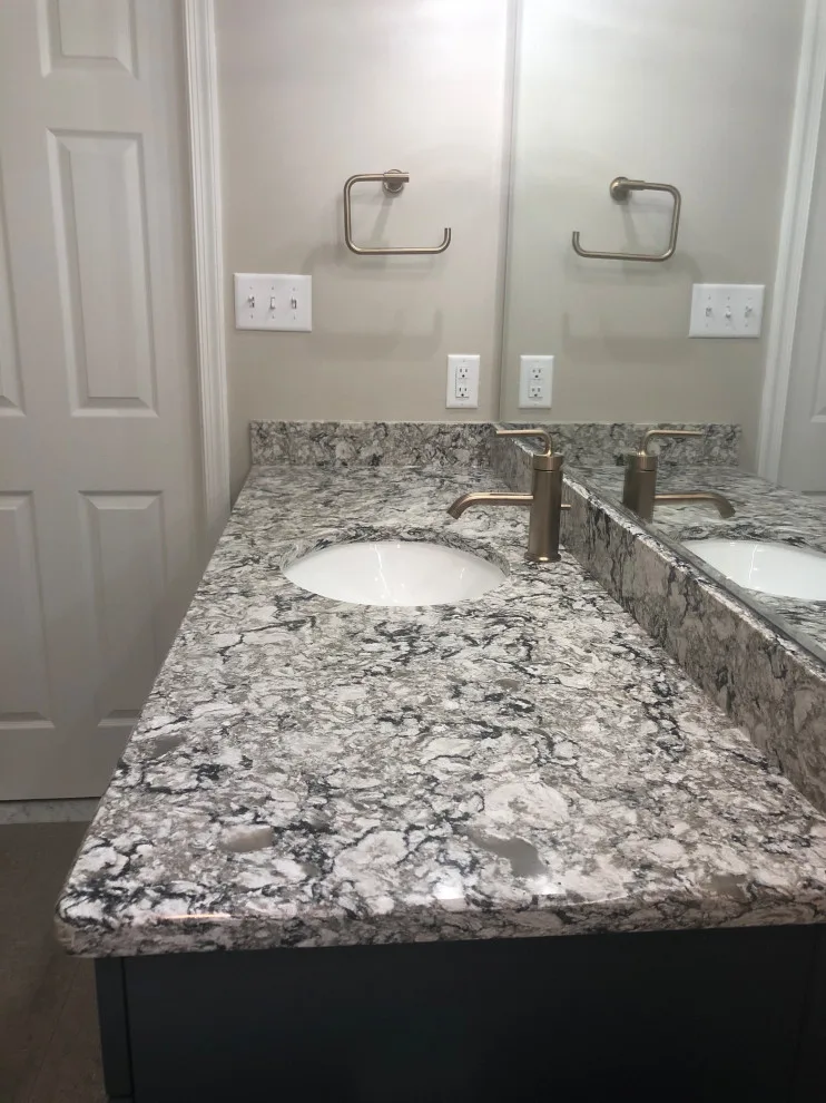 Abingdon Restroom by Whitney Garrett / Kenwood Kitchens - Photo 2
