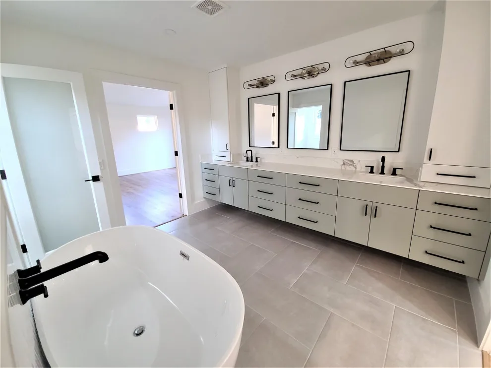 Extra Bathroom Initiatives by Analog HTX - Photo 2
