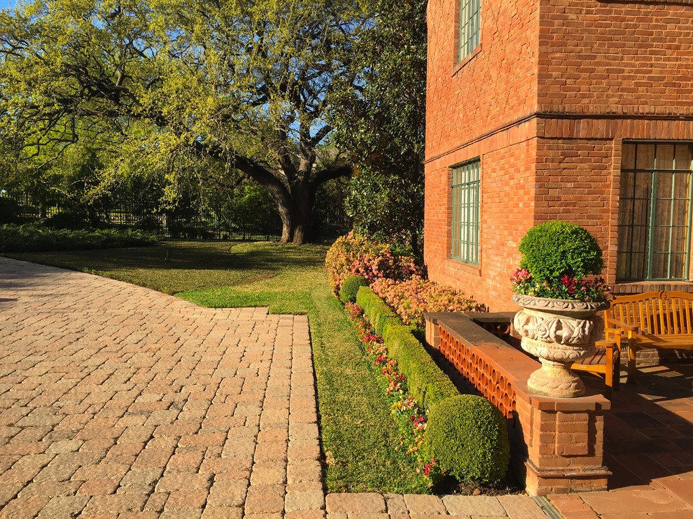 Historic Fort Worth Estate Garden by M. M. Moore Construction Company, Inc. - Photo 24