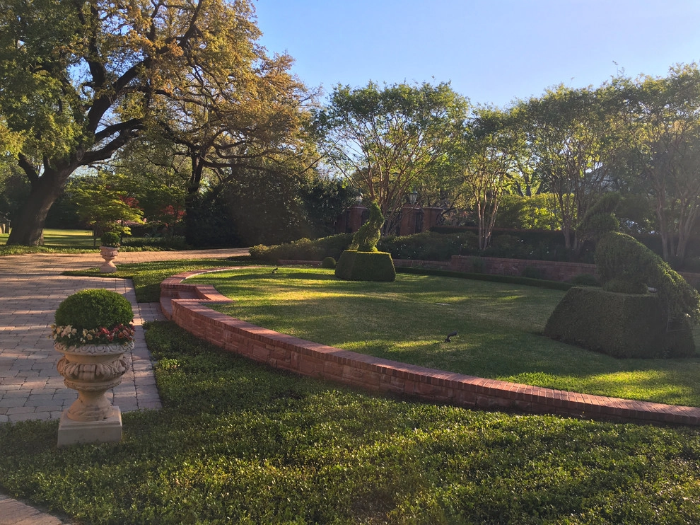 Historic Fort Worth Estate Garden by M. M. Moore Construction Company, Inc. - Photo 7