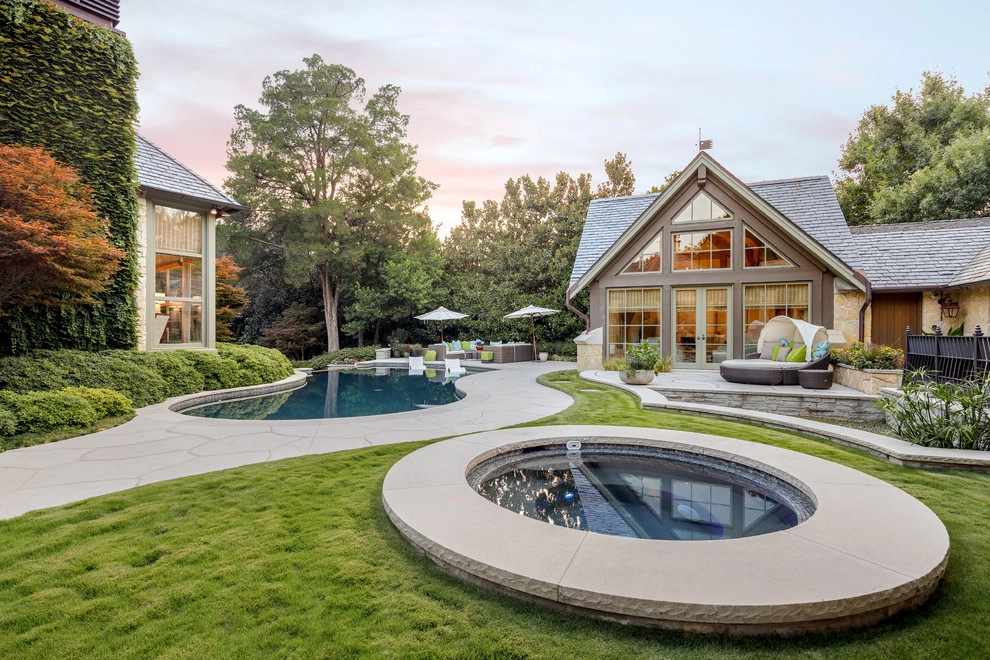 Charles Dilbeck Estate in Bluffview by M. M. Moore Construction Company, Inc. - Photo 3