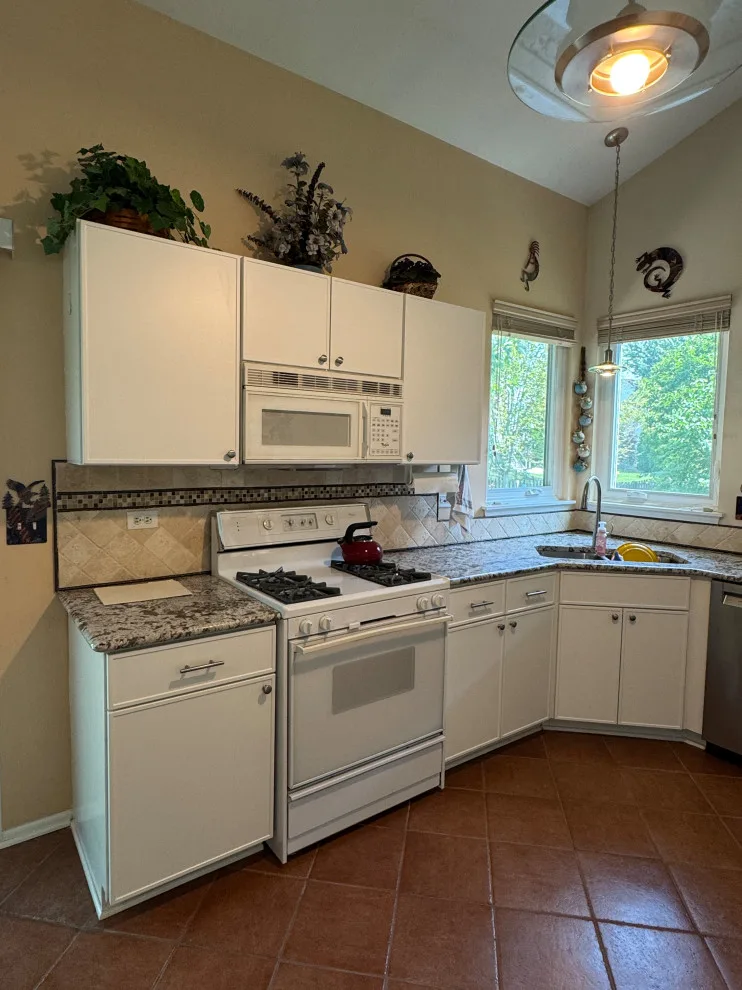 Kitchen Solvers Of Grayslake - Photo 13