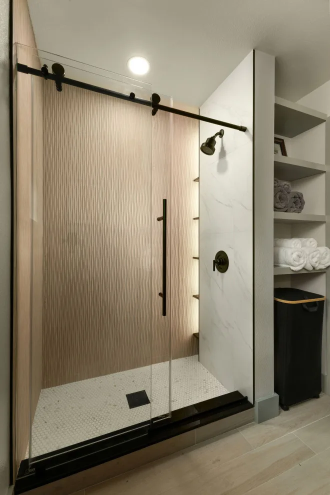 Balcones Woods | Modern Bathroom by Catalyst Construction, Inc - Photo 4