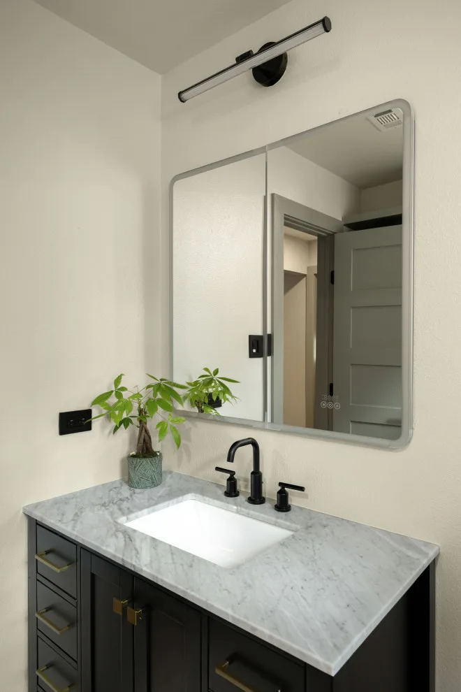 Balcones Woods | Modern Bathroom by Catalyst Construction, Inc - Photo 5