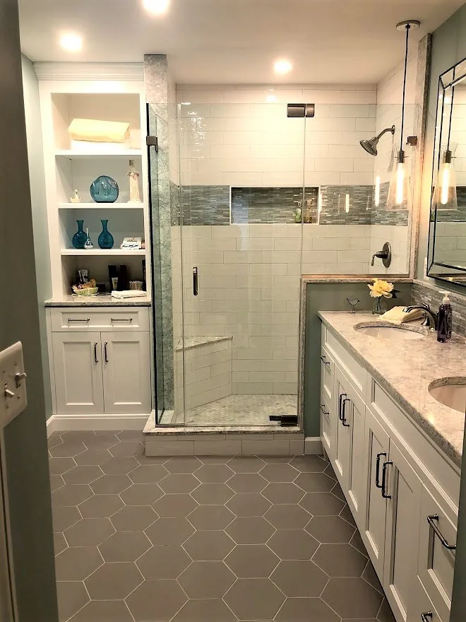 Barrington Primary Bathroom by Whitney Garrett / Kenwood Kitchens - Photo 21