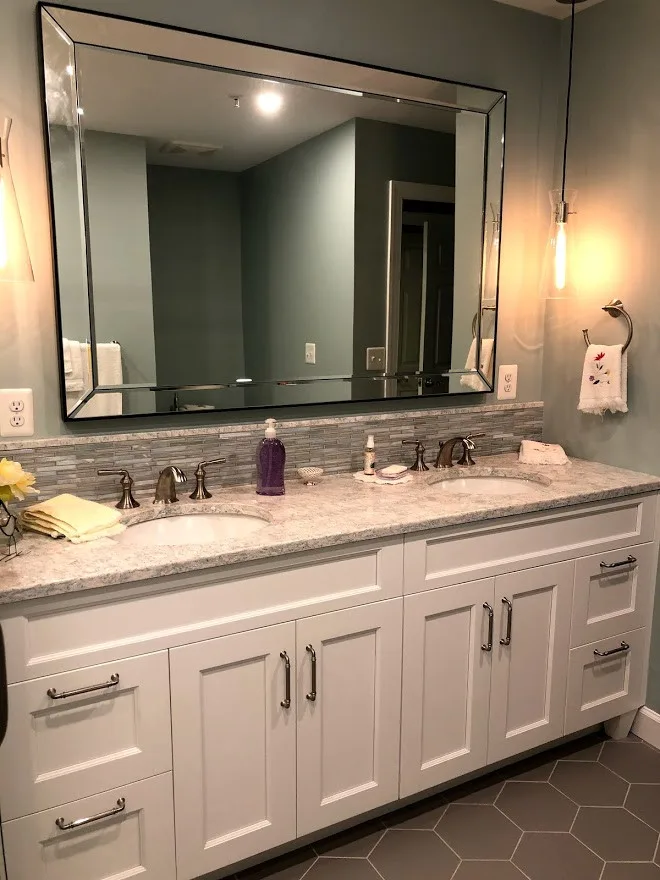 Barrington Primary Bathroom by Whitney Garrett / Kenwood Kitchens - Photo 13