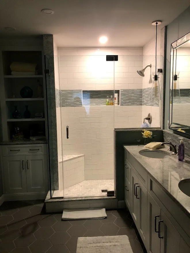 Barrington Primary Bathroom by Whitney Garrett / Kenwood Kitchens - Photo 2