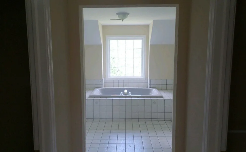 Restroom Ensemble by ELMM Design Build Solutions (TruPro Restoration) - Photo 4