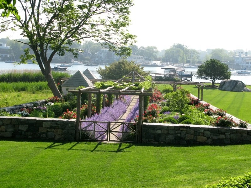 Belle Haven Property by Martha Baker Landscape Design - Photo 8