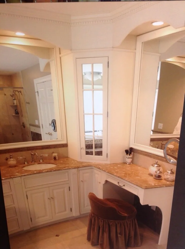 Restrooms by Red Door Kitchen & Bath Studio - Photo 9