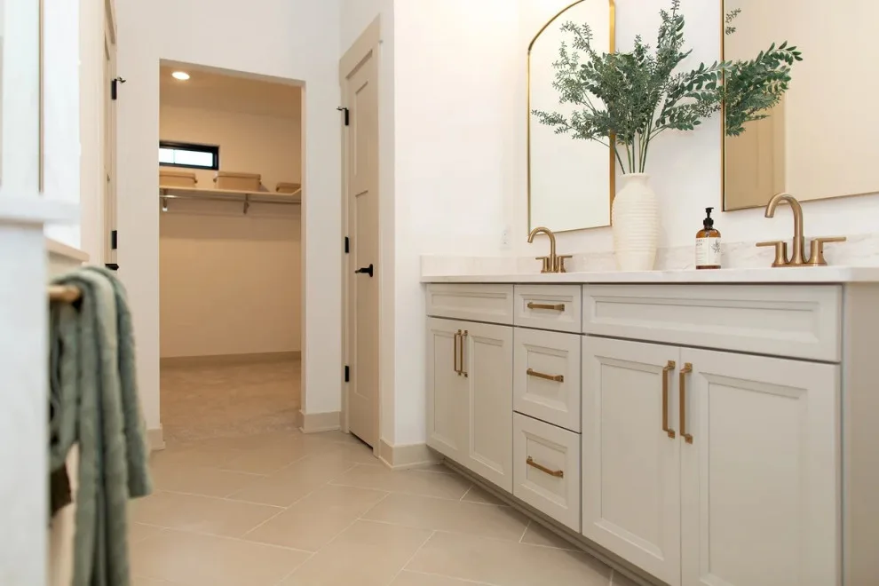 Restroom by Drexel Interiors - Photo 5
