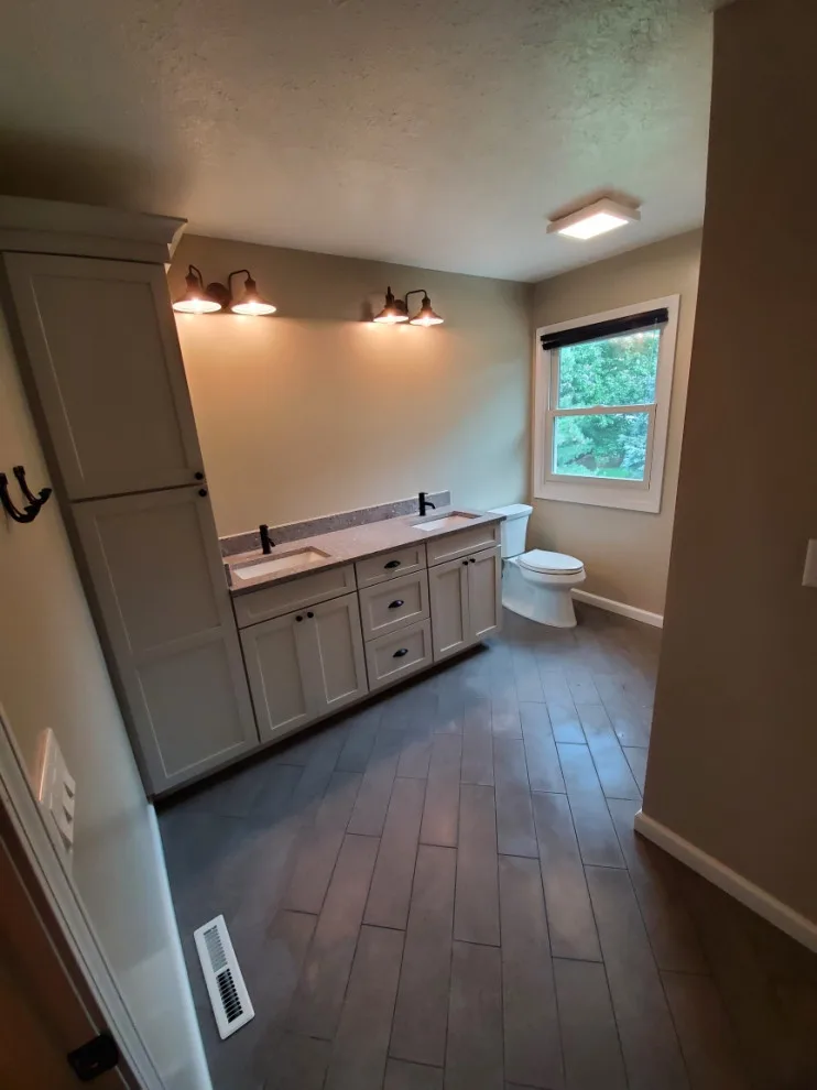 Restroom renovation by HM Remodeling - Photo 3