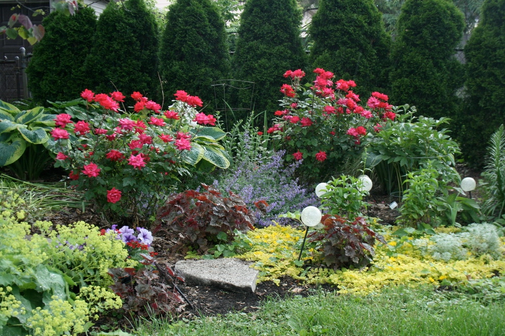 Old Irving Park Chicago Residence by Anne Roberts Gardens, Inc. - Photo 4