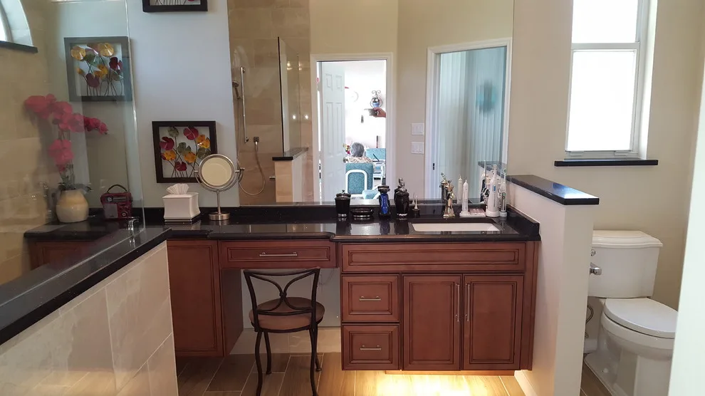 Restrooms by Matthew Ray Homes, Inc. - Photo 13