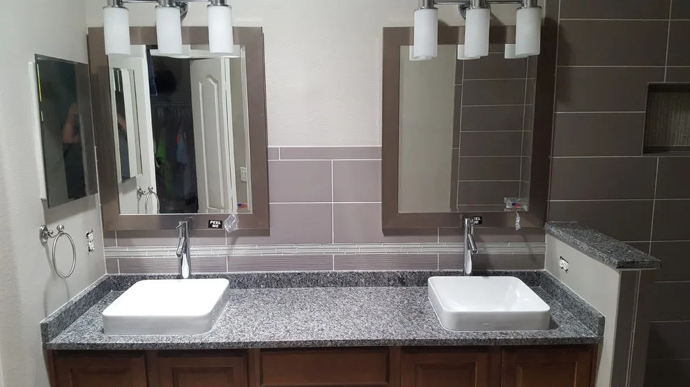 Restrooms by Matthew Ray Homes, Inc. - Photo 10