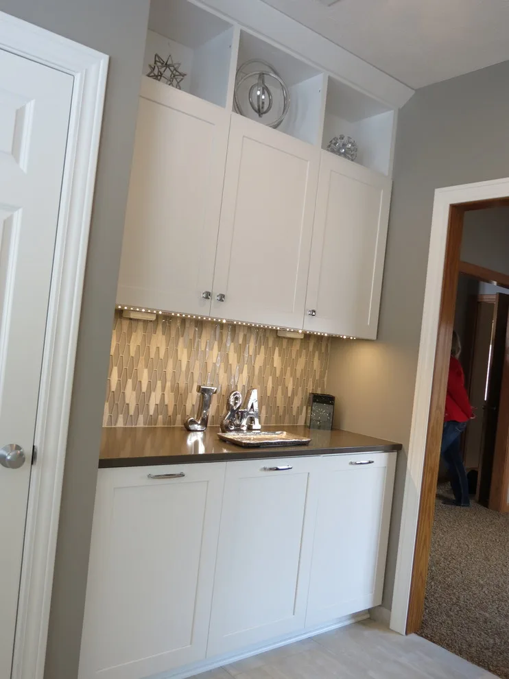 Restrooms by Lincoln Cabinet - Photo 4