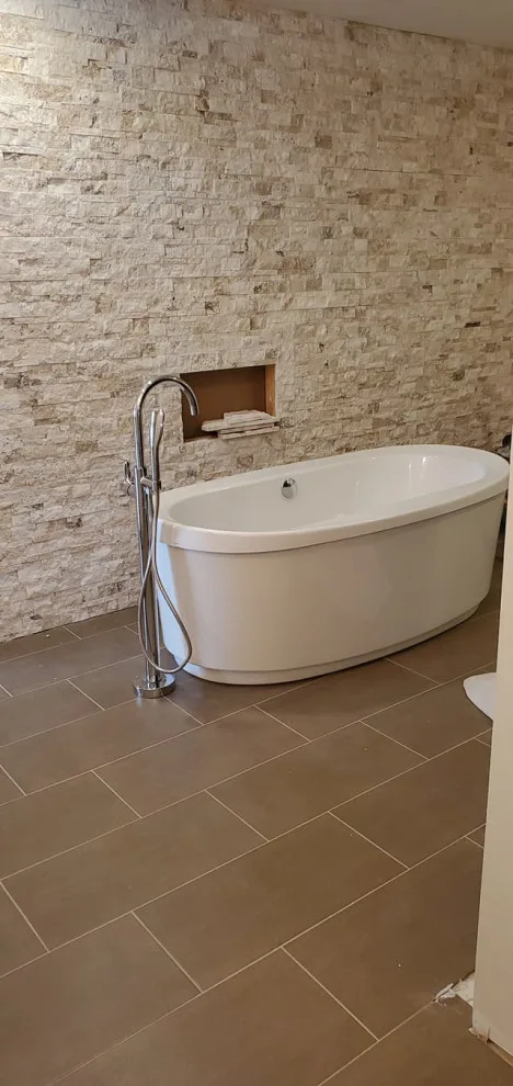 Bathtub and Backsplash Installation by Bizzy Beaver Contracting - Photo 2