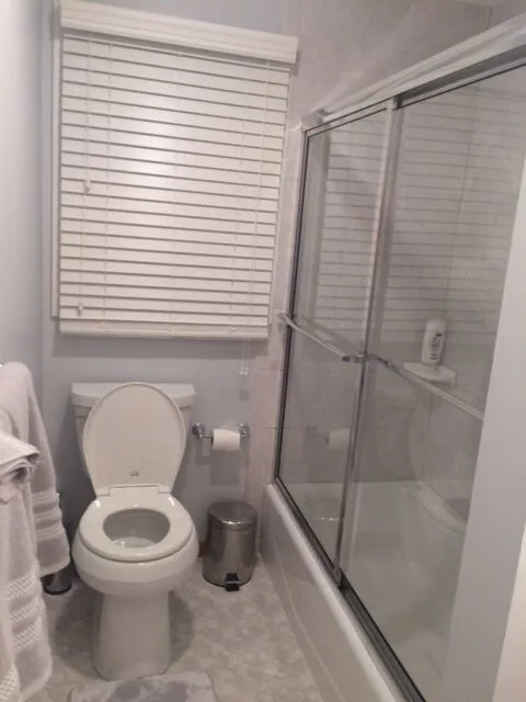 Bathroom Makeover: Before and After by Country Gentlemen Kitchen & Bathroom Remodeling - Photo 6