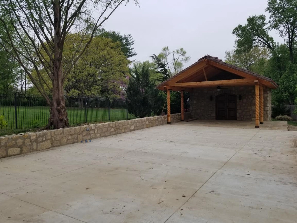 Thompson Project by Maverick Landscaping, Porch And Patio - Photo 8