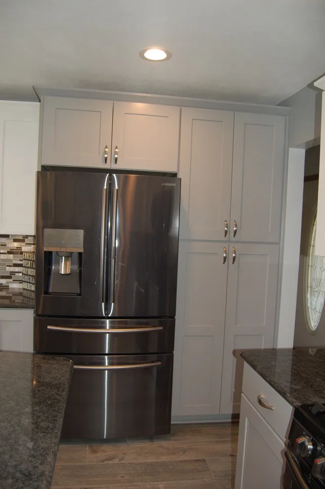 Modern Shaker Kitchen - Elkhart, IN by Leatherman Supply Inc - Photo 3