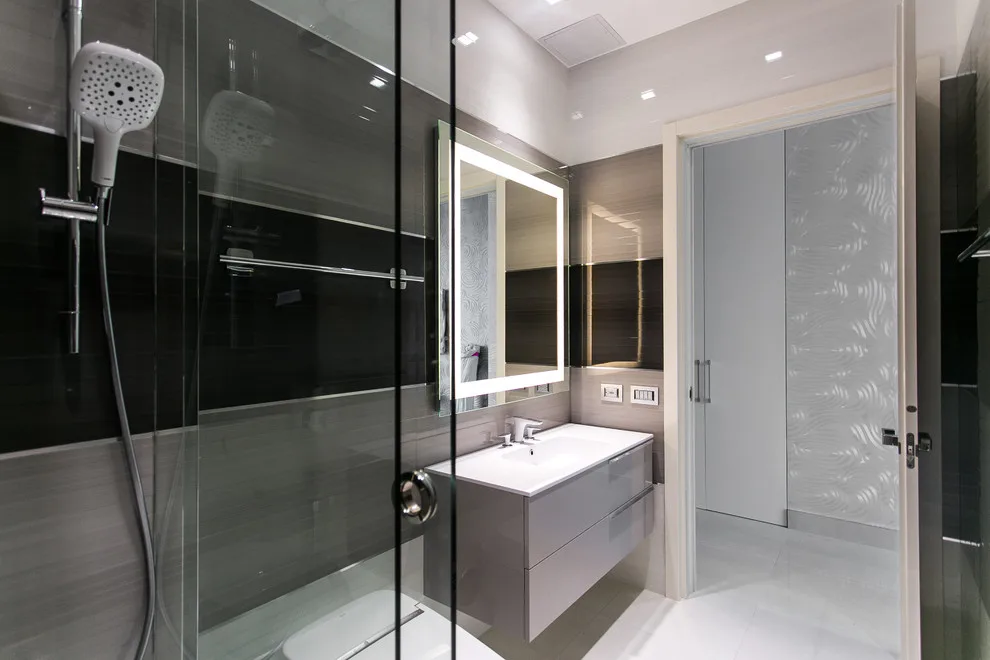 Monochrome Bathroom Design by Paradise City - Photo 4