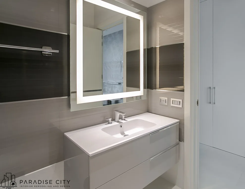Monochrome Bathroom Design by Paradise City - Photo 2