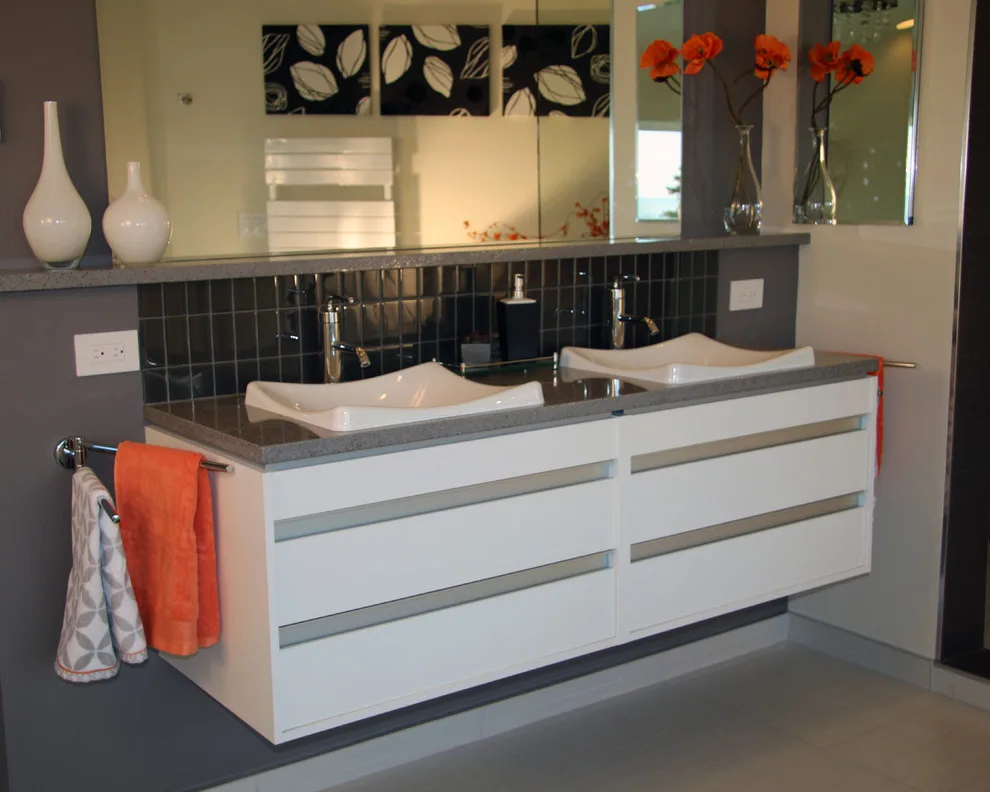 Contemporary Bath at Bluff View by Grayling Construction - Photo 6