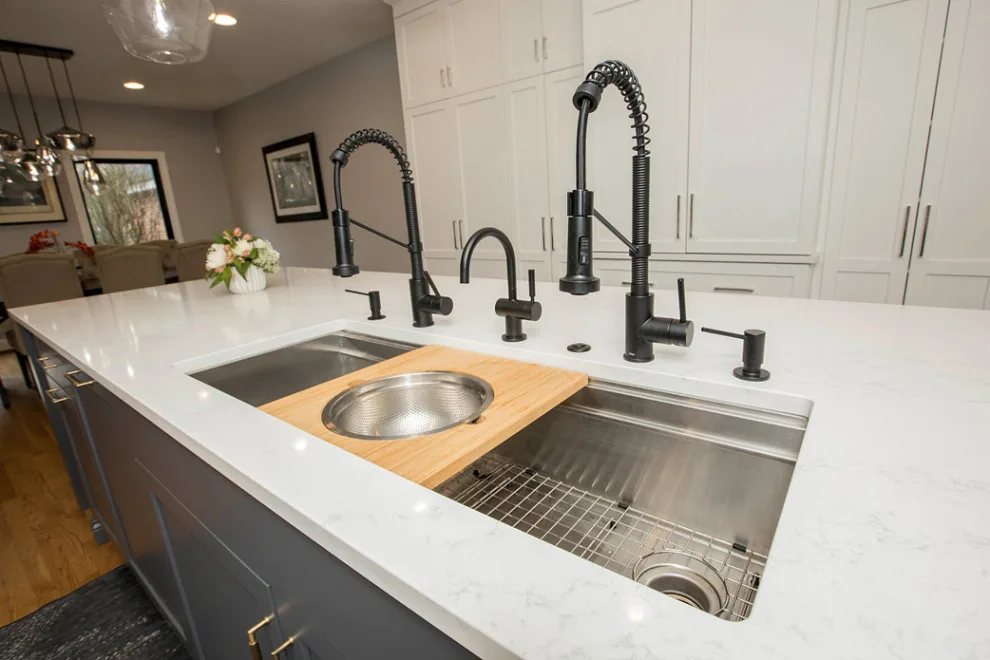 Striking Transitional Kitchen in Indian Hill by Neal's Design Remodel - Photo 3