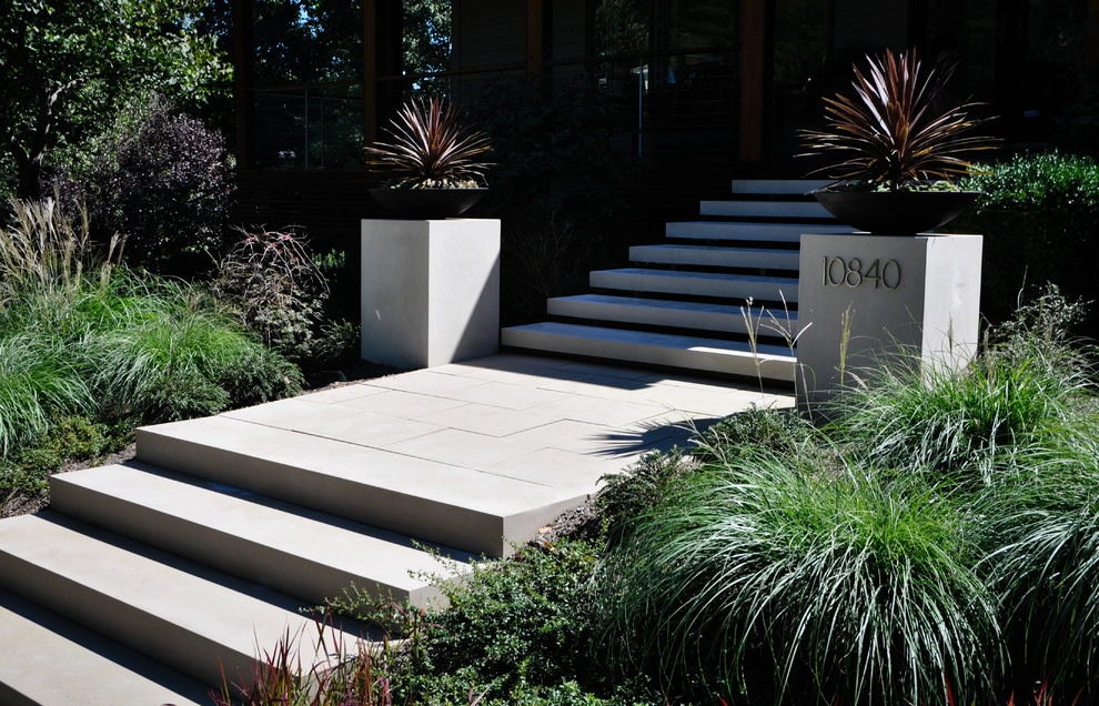 Modern Entryway by McCullough's Landscape & Nursery - Photo 7