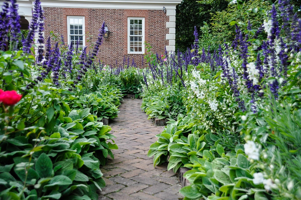 Estate Garden / Portager by McCullough's Landscape & Nursery - Photo 2