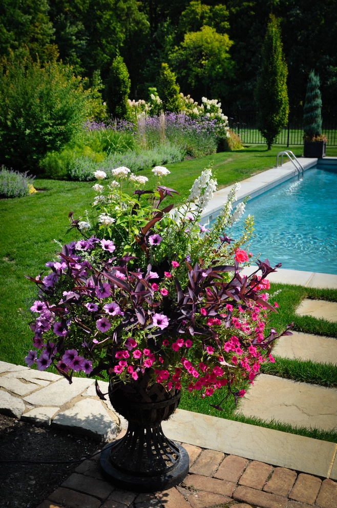 Country House by McCullough's Landscape & Nursery - Photo 15