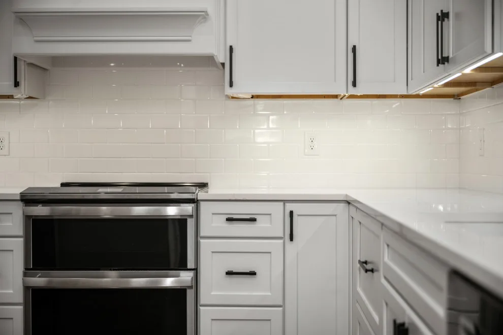 Enhanced Environments, Improved Living | Bathroom, Kitchen & Laundry by Estate Renovations - Photo 4