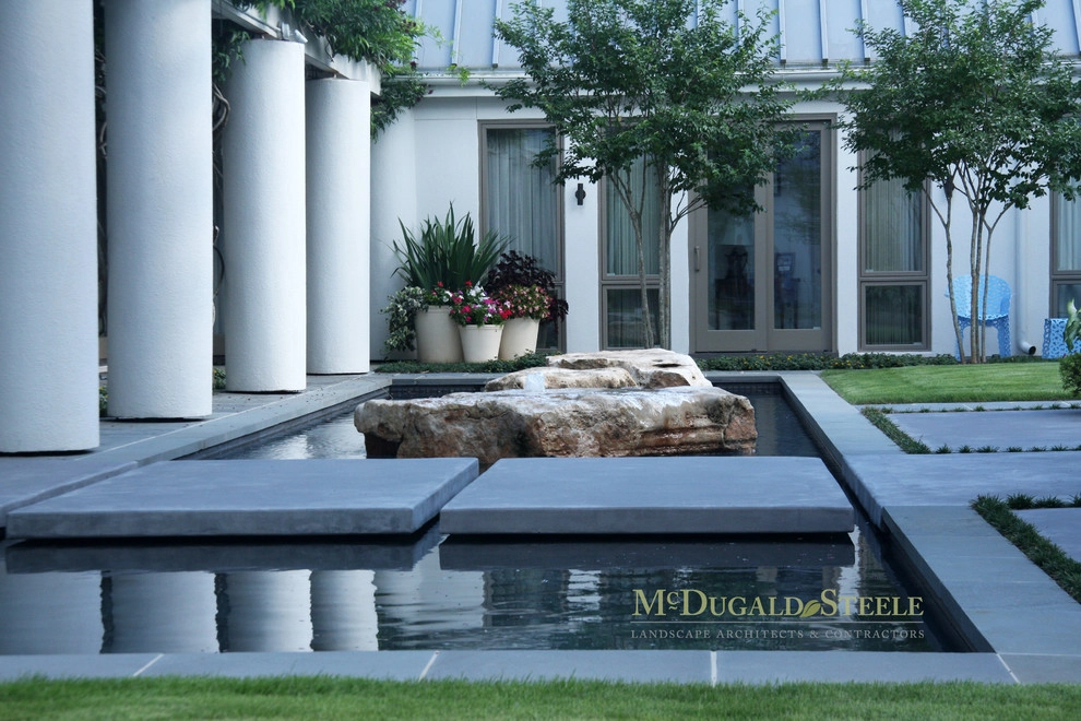 Modern Hill Country Garden by McDugald-Steele - Photo 2